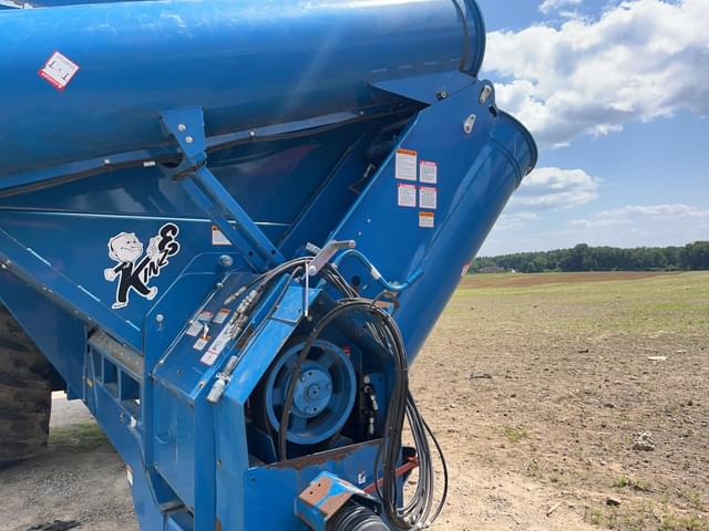 Image of Kinze 1050 equipment image 2