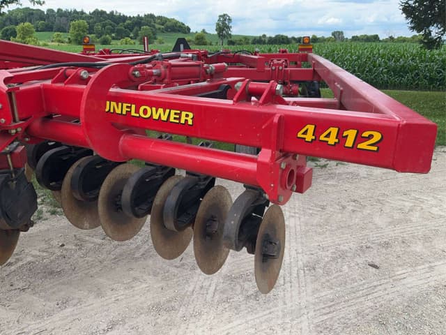Image of Sunflower 4412 equipment image 4