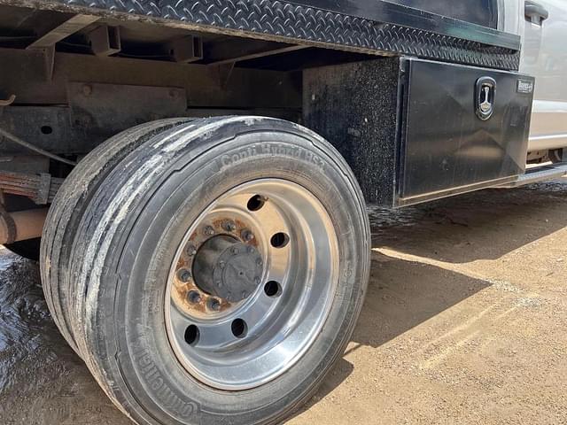 Image of Ford F-550 equipment image 3