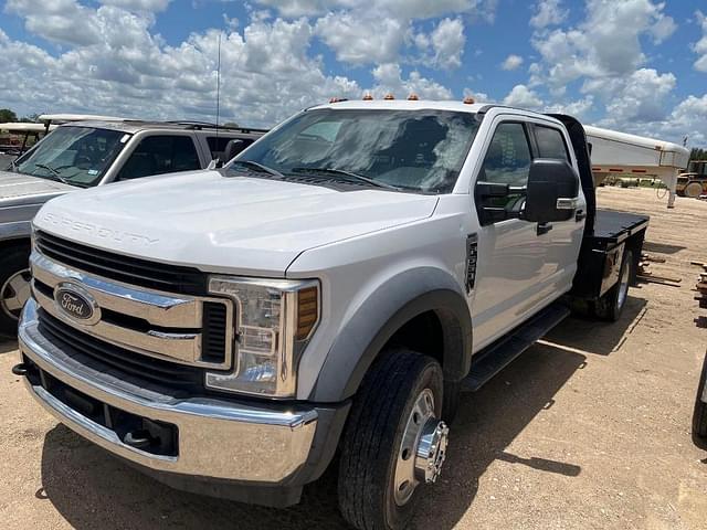 Image of Ford F-550 equipment image 1