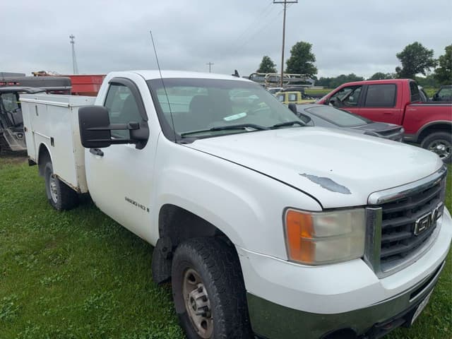 Image of GMC 2500HD equipment image 1