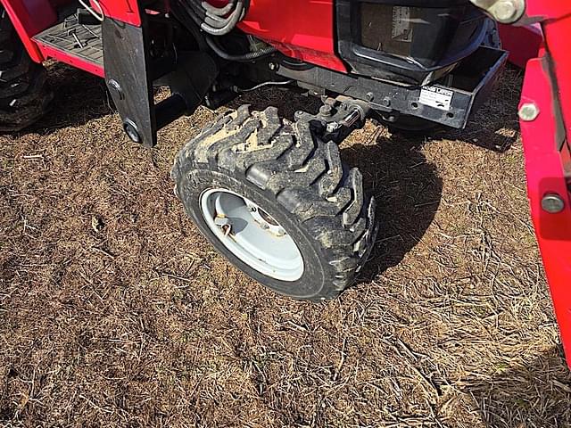 Image of Mahindra Max 28 XL equipment image 2