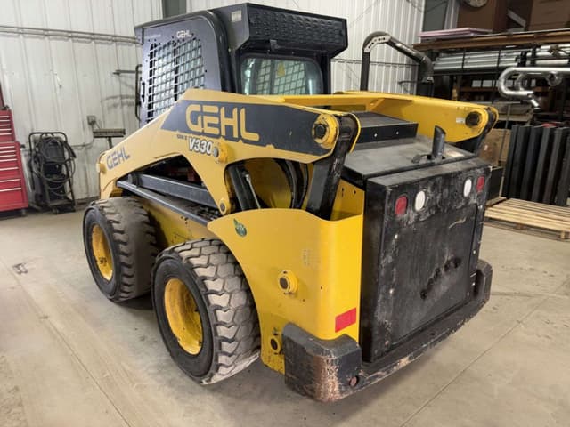 Image of Gehl V330 equipment image 4