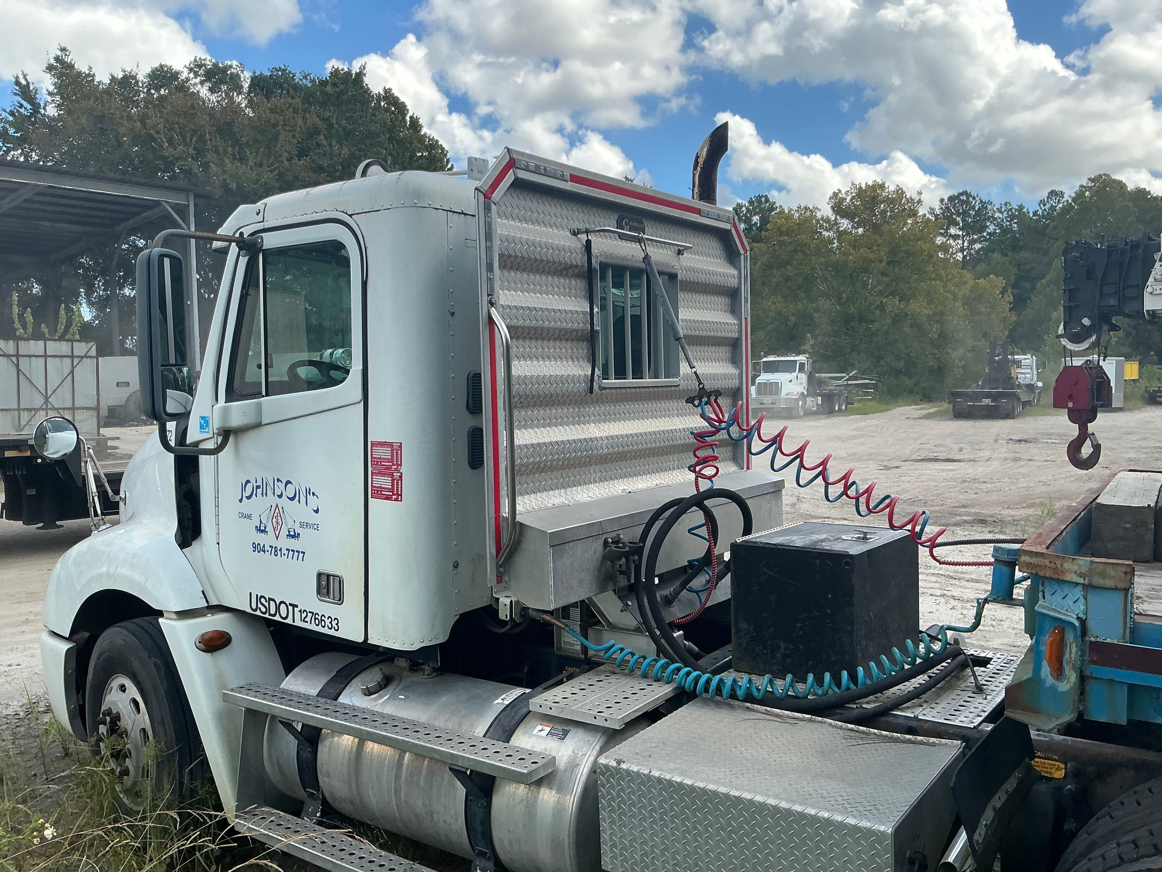 2009 Freightliner Columbia Equipment Image0