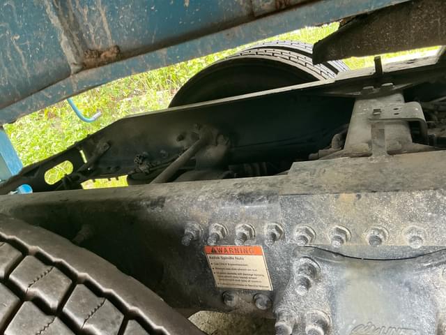 Image of Freightliner Columbia equipment image 4