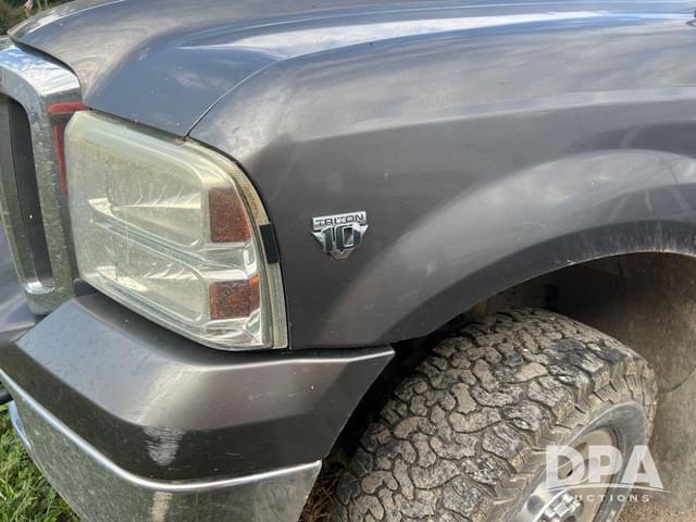 Image of Ford F-350 equipment image 1