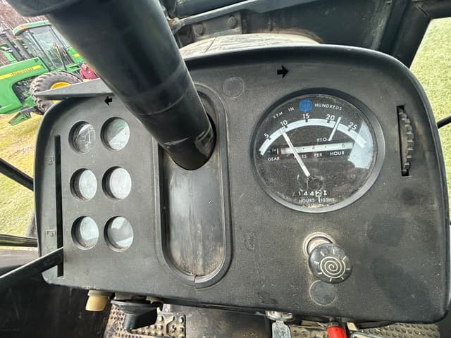 Image of John Deere 4840 equipment image 4