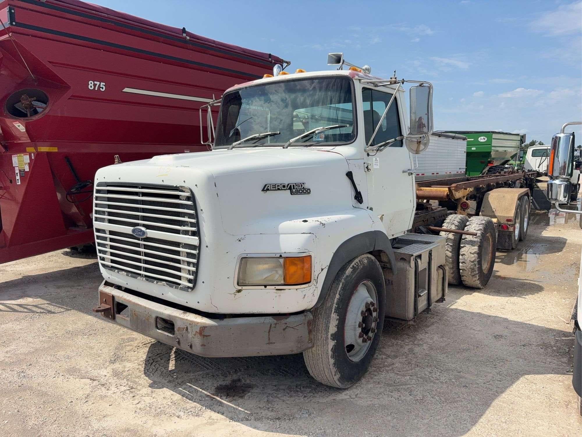 1989 Ford L8000 Equipment Image0