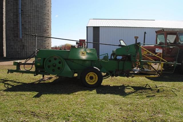 Image of John Deere 336 equipment image 3