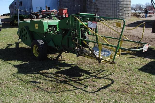 Image of John Deere 336 equipment image 4