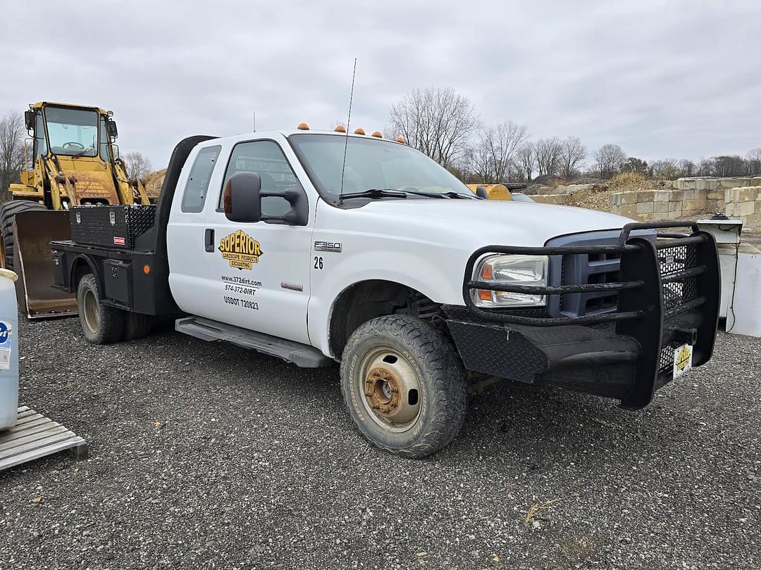 Image of Ford F-350 Primary image