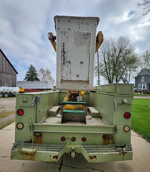 Image of Chevrolet C30 equipment image 3