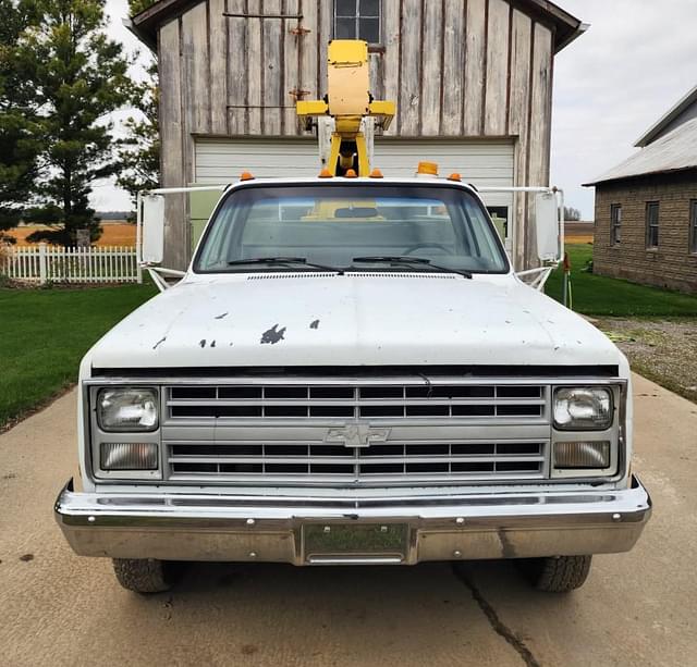 Image of Chevrolet C30 equipment image 2