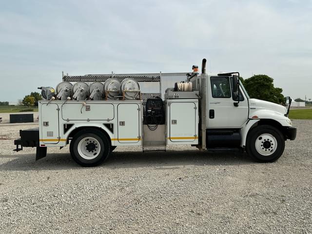 Image of International Durastar 4300 equipment image 3
