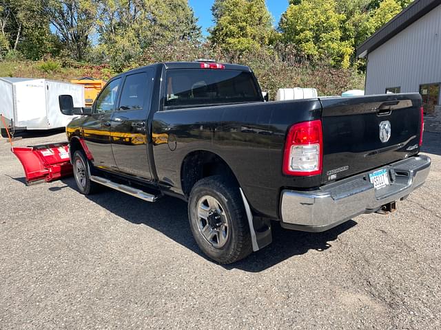 Image of Dodge Ram 3500 equipment image 2