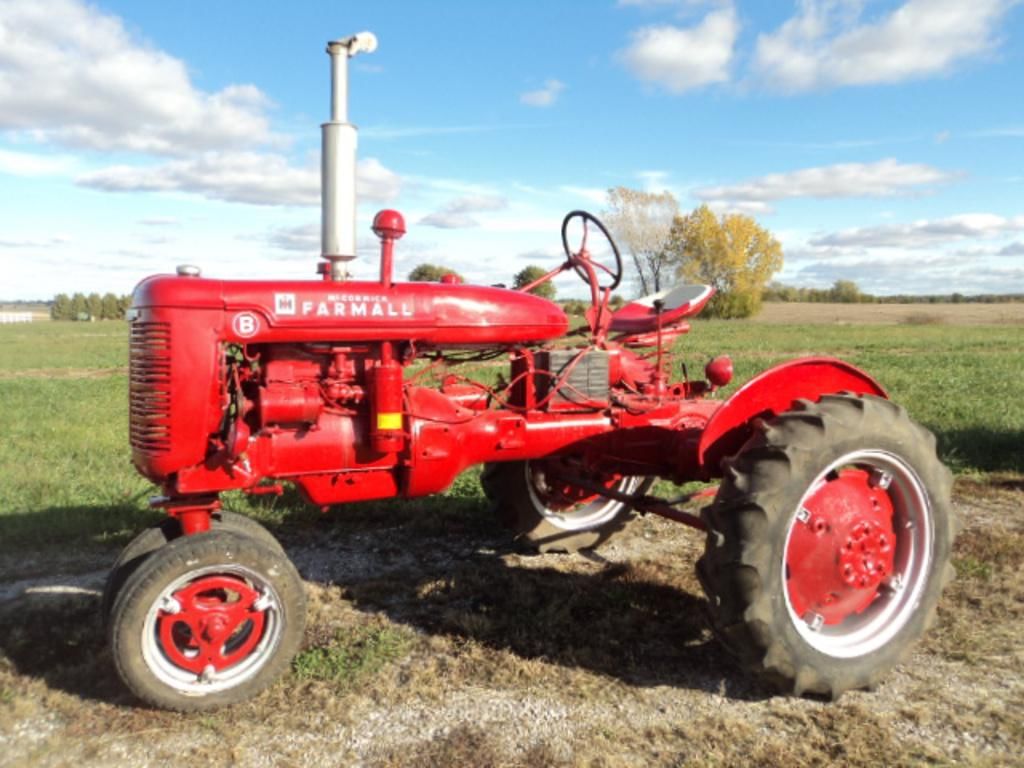 Main image Farmall B