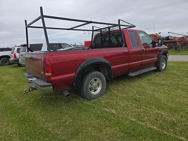 Image of Ford F-250 equipment image 3