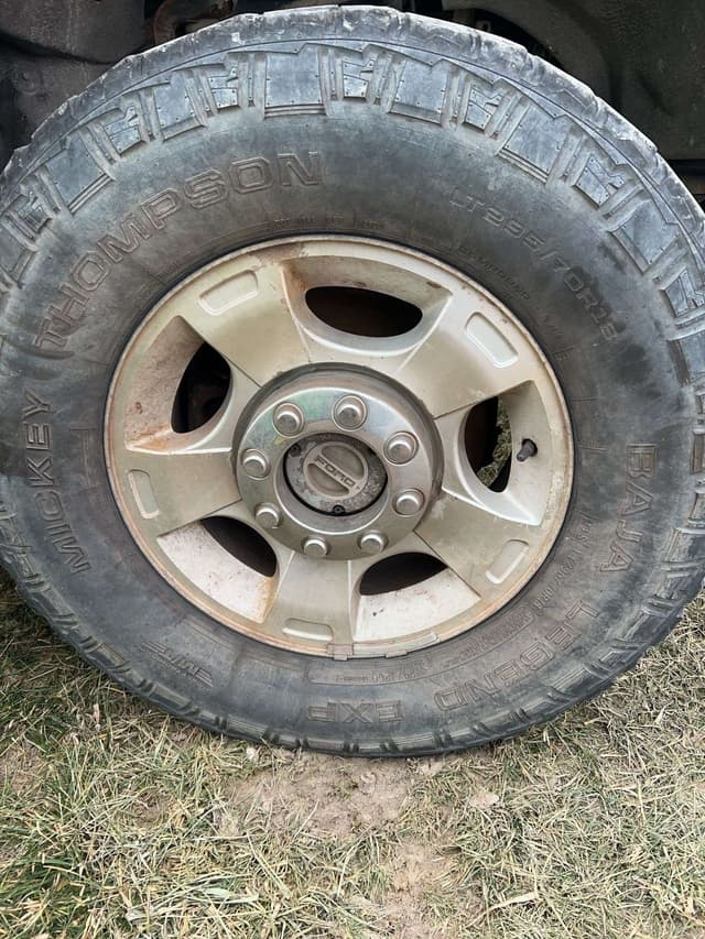 Image of Ford F-250 equipment image 3