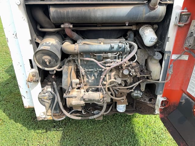 Image of Bobcat S130 equipment image 4