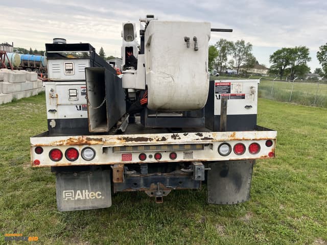 Image of Ford F-550 equipment image 3