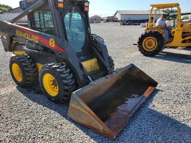 Image of New Holland LS185B equipment image 2