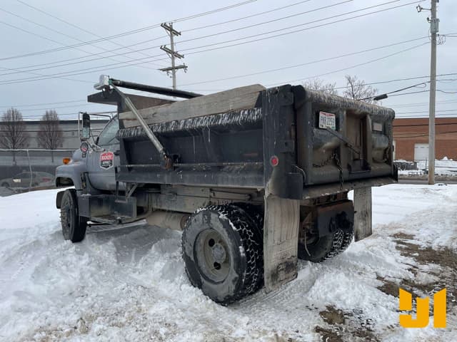 Image of Chevrolet C7500 equipment image 3