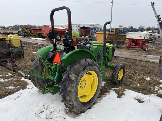 Image of John Deere 5045E equipment image 3