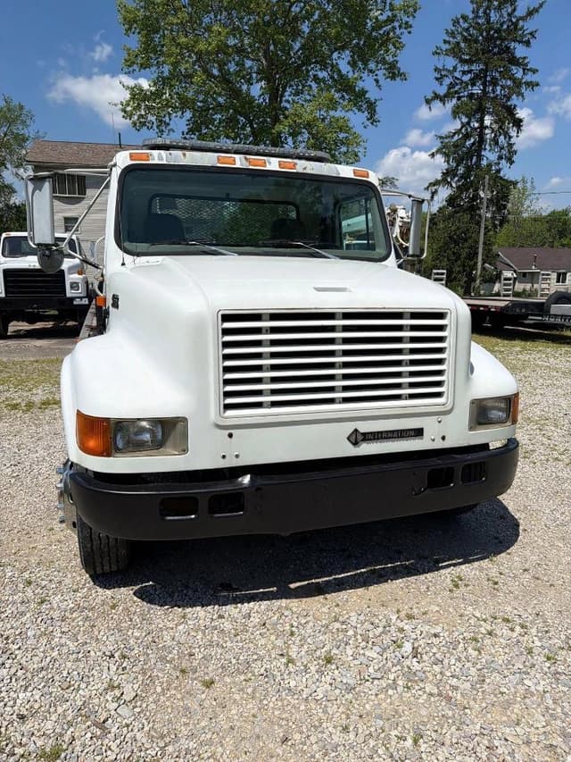 Image of International 4700 equipment image 2