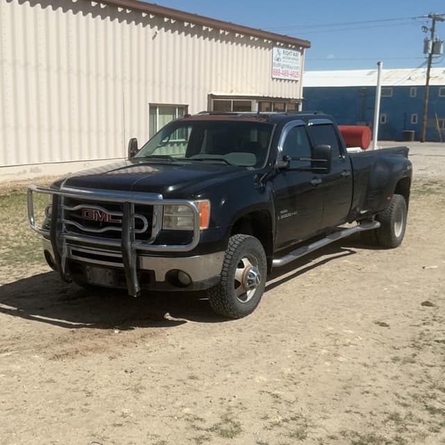 Image of GMC 3500HD equipment image 3