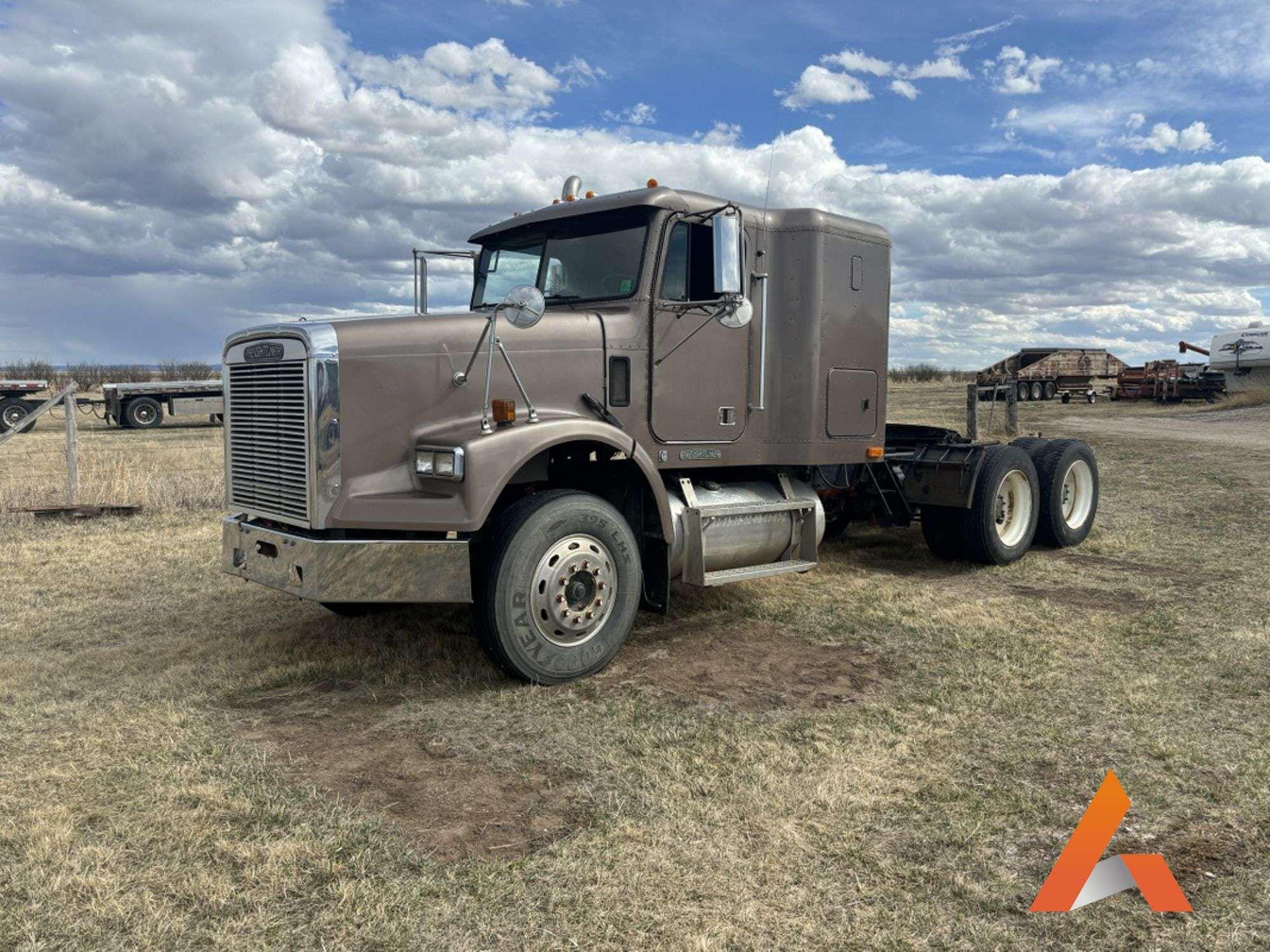 Main image Freightliner FLD120