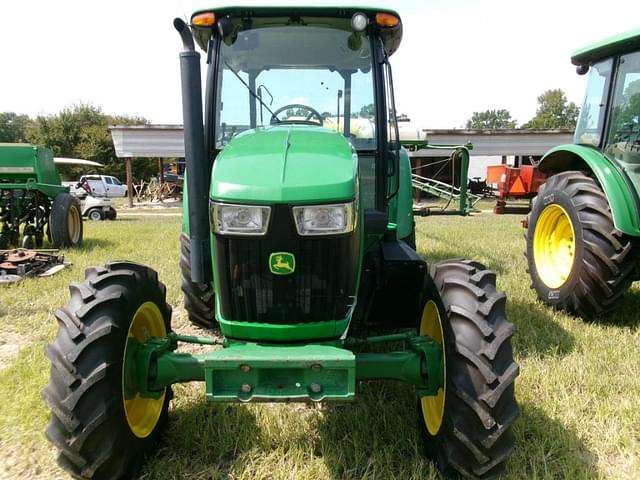 Image of John Deere 5100E equipment image 2