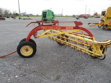 Main image New Holland 256