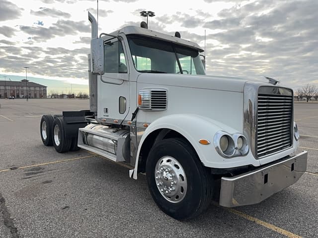 Image of Freightliner Coronado equipment image 2
