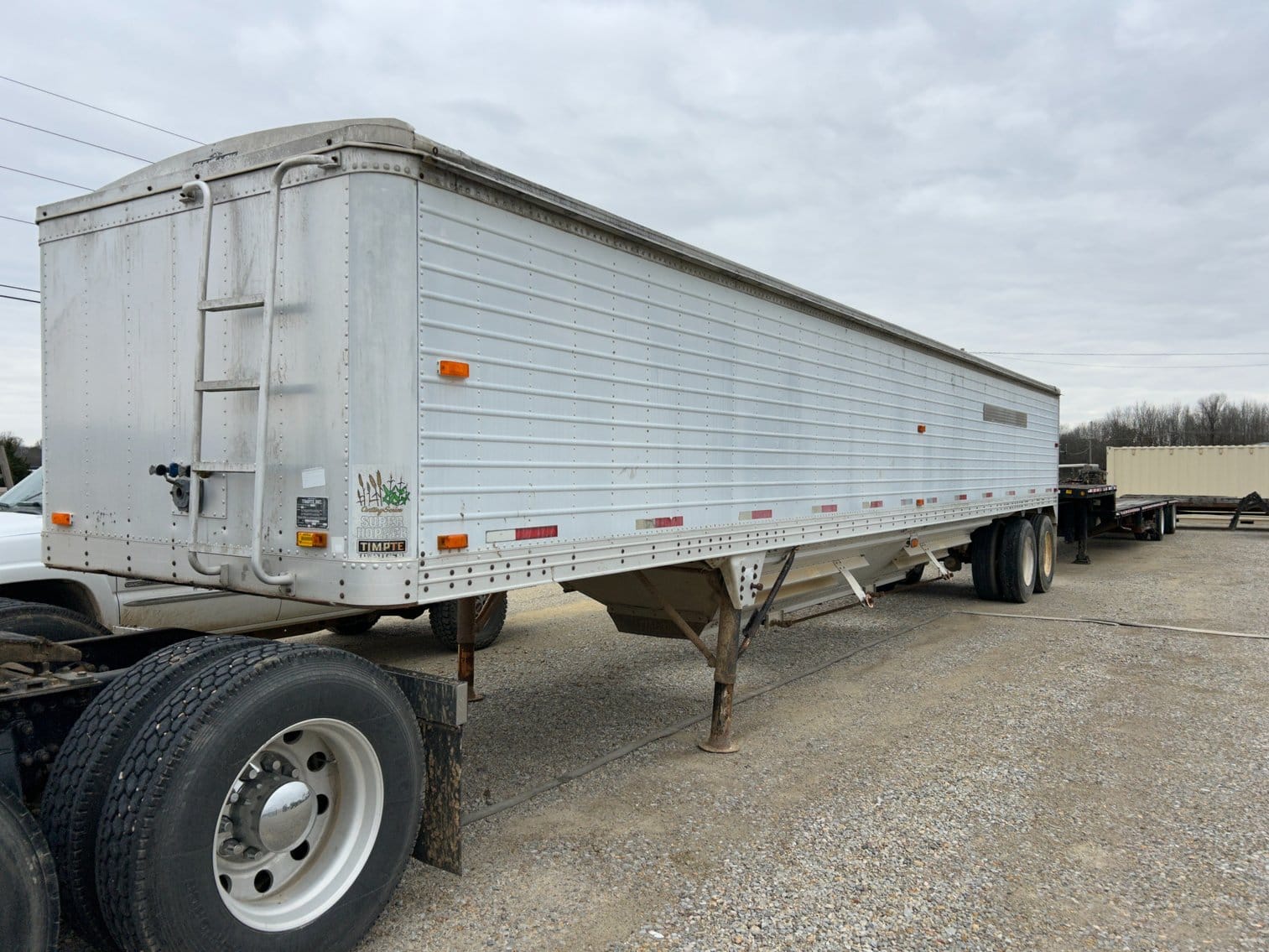 2019 Timpte Super Hopper Equipment Image0