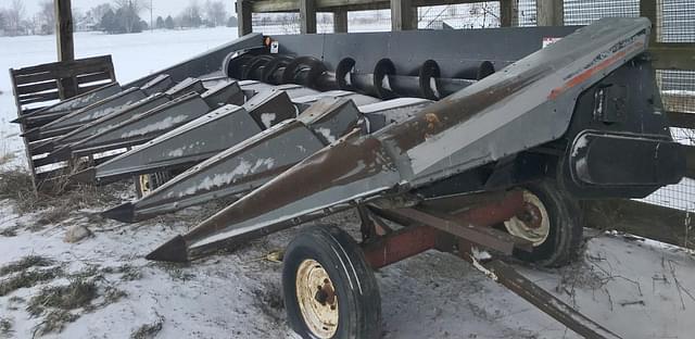 Image of Gleaner R52 equipment image 4