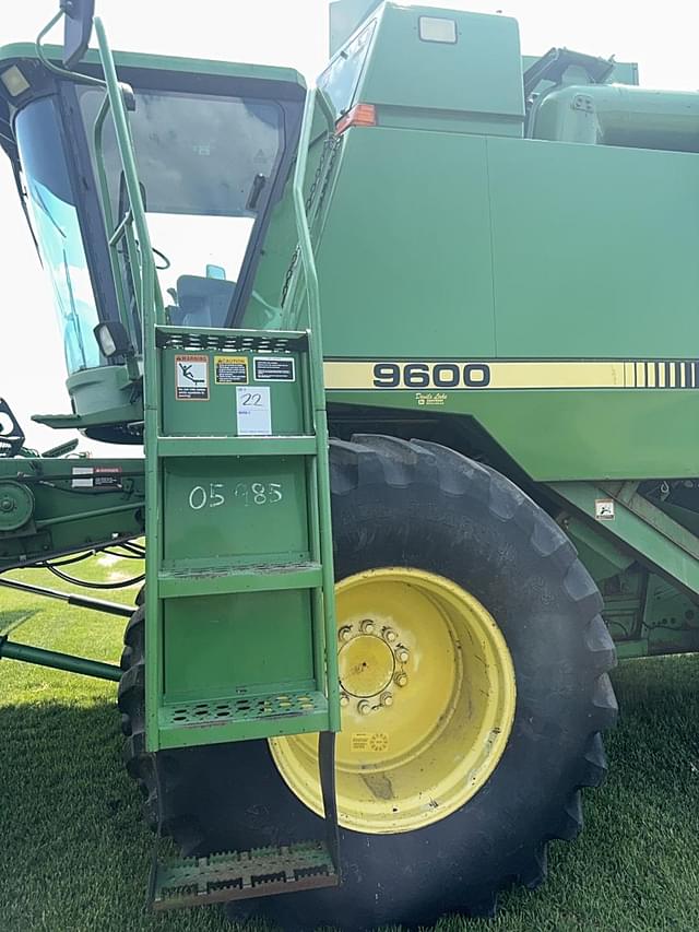 Image of John Deere 9600 equipment image 1