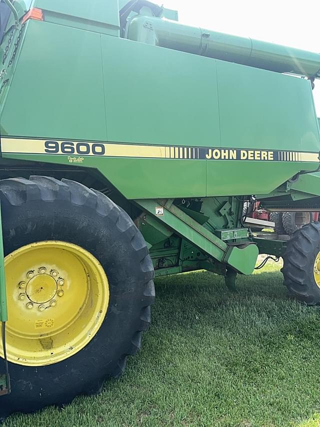 Image of John Deere 9600 equipment image 2