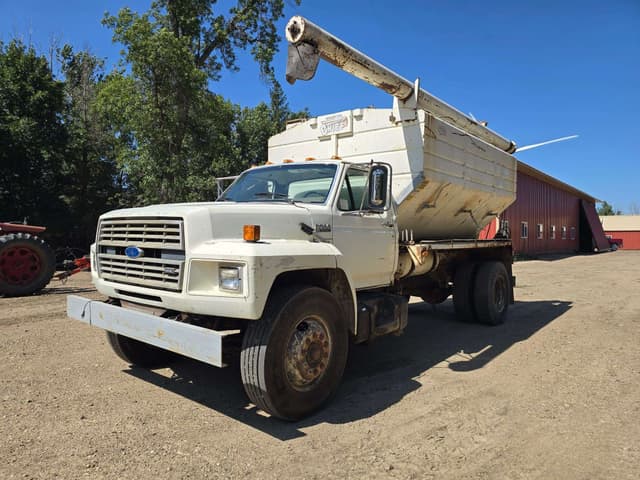 Image of Ford F-700 equipment image 2