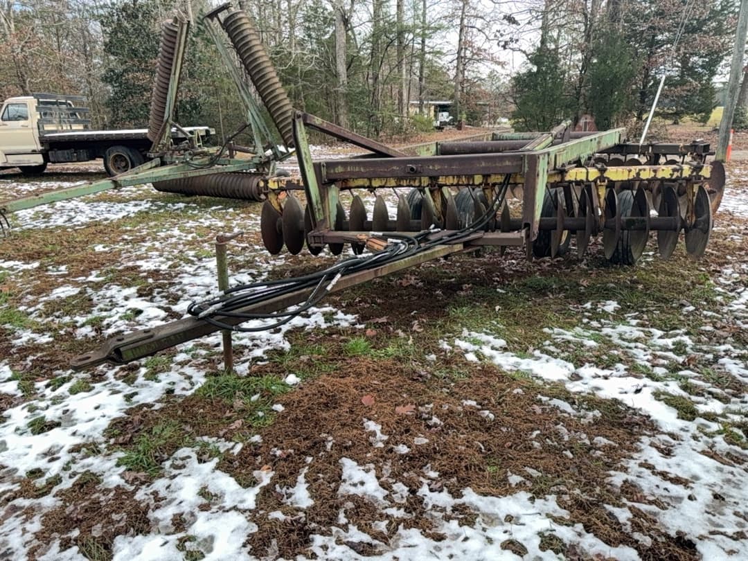 Image of John Deere 340 Primary image