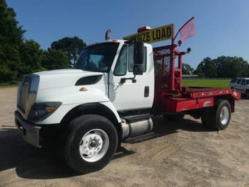 Main image International 7400