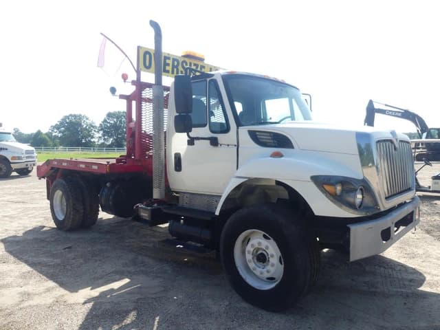 Image of International 7400 equipment image 1