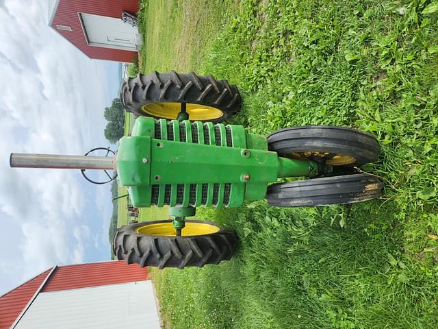 Image of John Deere B equipment image 1