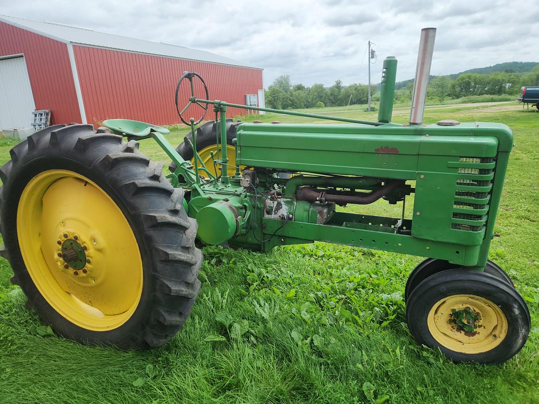 Image of John Deere B Primary image