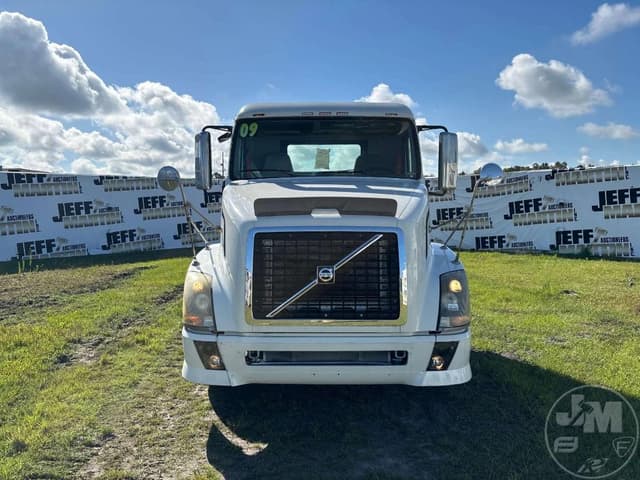Image of Volvo VNL equipment image 1