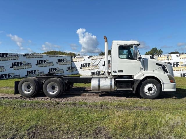 Image of Volvo VNL equipment image 3