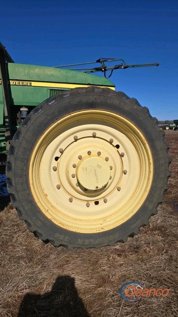 Image of John Deere 7410 equipment image 4