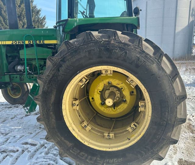 Image of John Deere 4640 equipment image 3