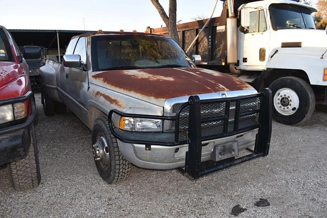 Image of Dodge Ram 3500 equipment image 1