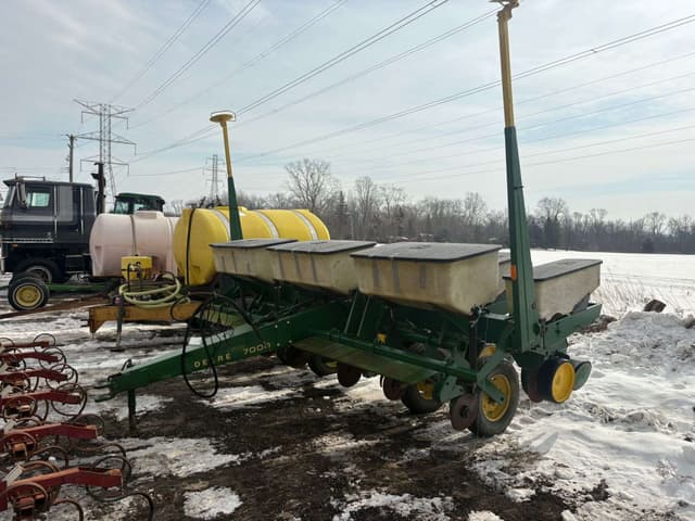 Image of John Deere 7000 equipment image 4