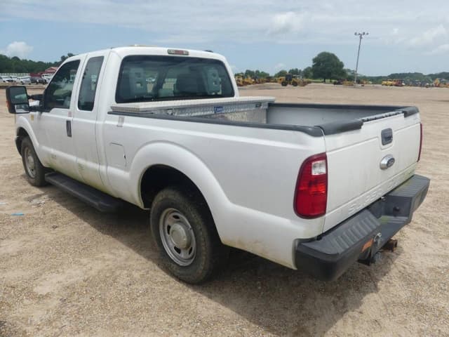 Image of Ford F-250 equipment image 3